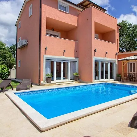 Wonderful Katarina With Heated Pool And Jacuzzy Sea View Medulin