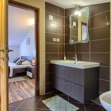 Wonderful Katarina With Heated Pool And Jacuzzy Sea View