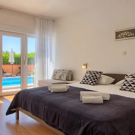 Wonderful Katarina With Heated Pool And Jacuzzy Sea View Villa Medulin