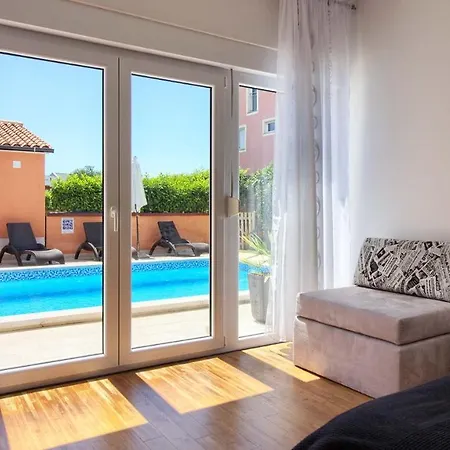 Wonderful Katarina With Heated Pool And Jacuzzy Sea View Medulin