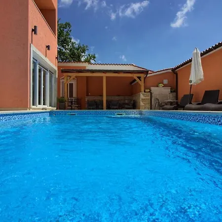 Wonderful Katarina With Heated Pool And Jacuzzy Sea View Villa Medulin